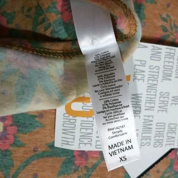 New Lularoe Floral Print Perfect T Shirt XS Womens Tunic Swing Top Side Slits - Picture 5 of 5